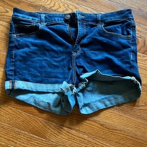 American Eagle. High Rise. Jean shorts